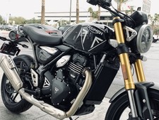 2026 Triumph Speed 400 Phantom Black/Storm Grey 