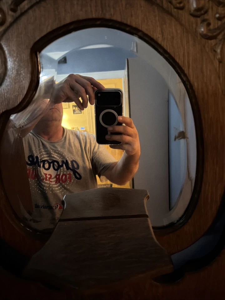 Antiguo espejo de escritorio de secretaria de roble tallado y biselado  Foto 4 de 4