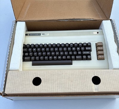 Vintage Commodore Vic 20 Personal Computer For Parts/Repair UNTESTED NICE