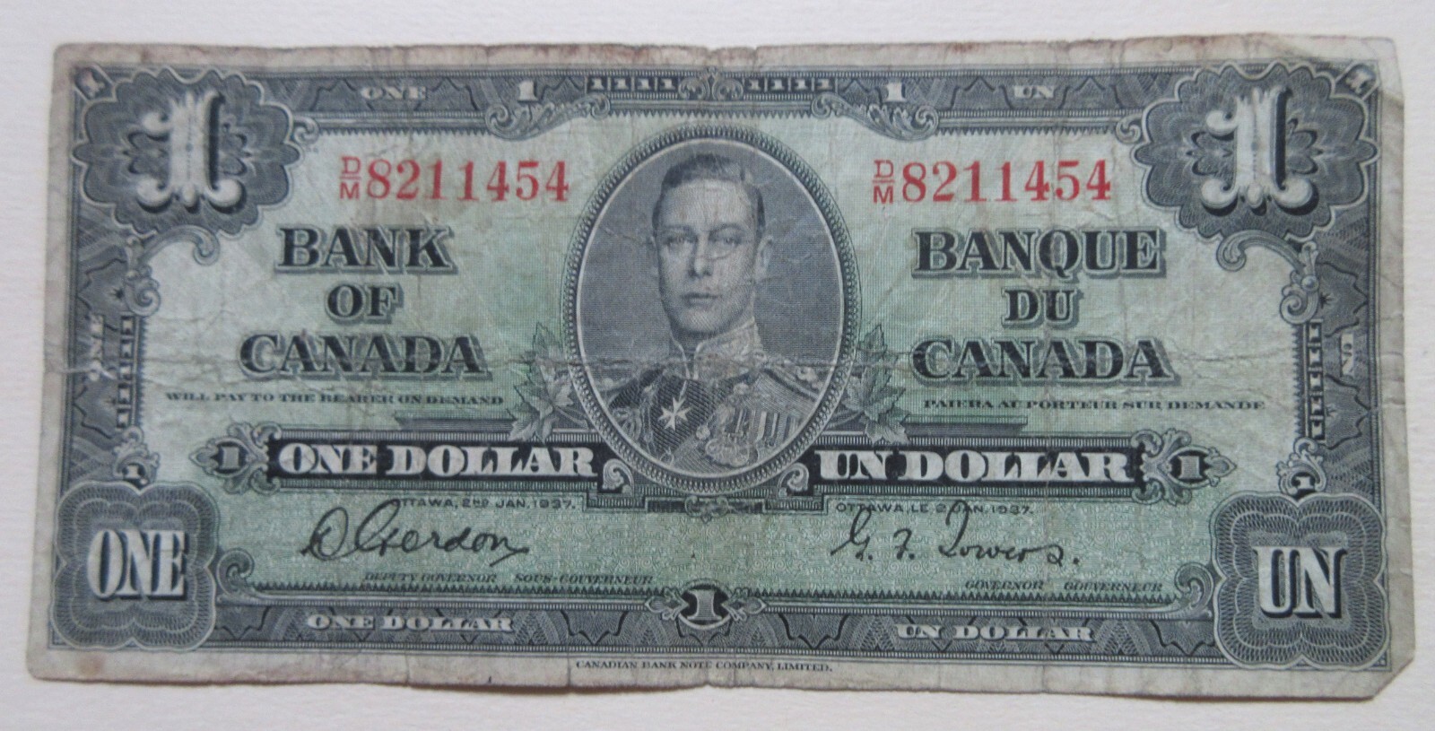 1937 Bank of Canada One Dollar Bill. Gordon - Towers $1 Bank Note (PS2-B)