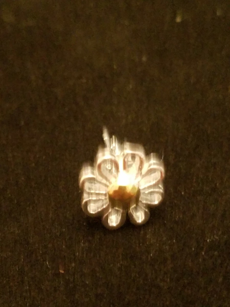 Pendientes De Margarita Con Cristal Austríaco Y Cubic Zirconia 5A - Plata De Ley 925 Bañada En Oro - HipoaLergénicos