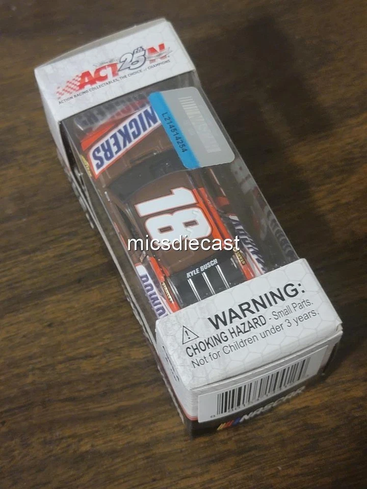Gold Ser 2017 Kyle Busch #18 Rowdy Snickers Acción Nascar Diecast 1:64 Gibbs Nuevo en caja Foto 3 de 4