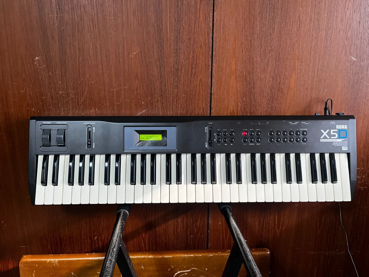 Korg X5D MUSIC SYNTHESIZER 01/w series w/bag, power supply New internal  battery!