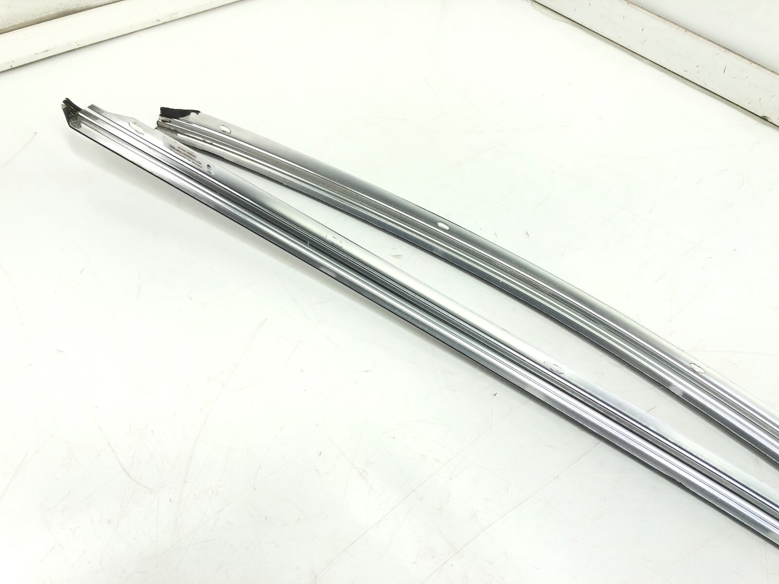 2014-2017 MASERATI GHIBLI LEFT RIGHT ROOF WINDOW MOLDING TRIM CHROME OEM.