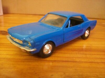 1973 Ford Mustang Mach 1 1//64 Scale Diecast Collectible Car Candy Apple