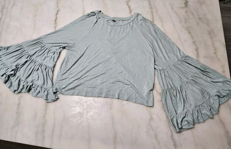 Womens Medium Green 3/4 Bell Sleeve Shirt