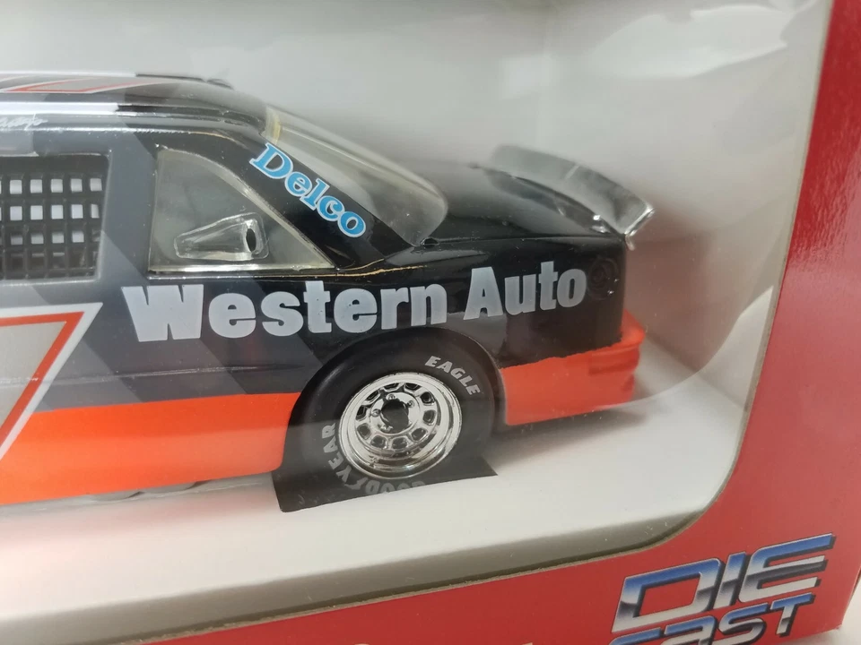 Coche de stock Revell 1:24 Western Auto/Ac DelcoChevy Lumina #17 nuevo en caja  Foto 4 de 4