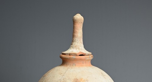 LARGE MUSEUM QUALITY CHINESE TANG DYNASTY (618-907 AD) PAINTED POTTERY VASE - Picture 6 of 16