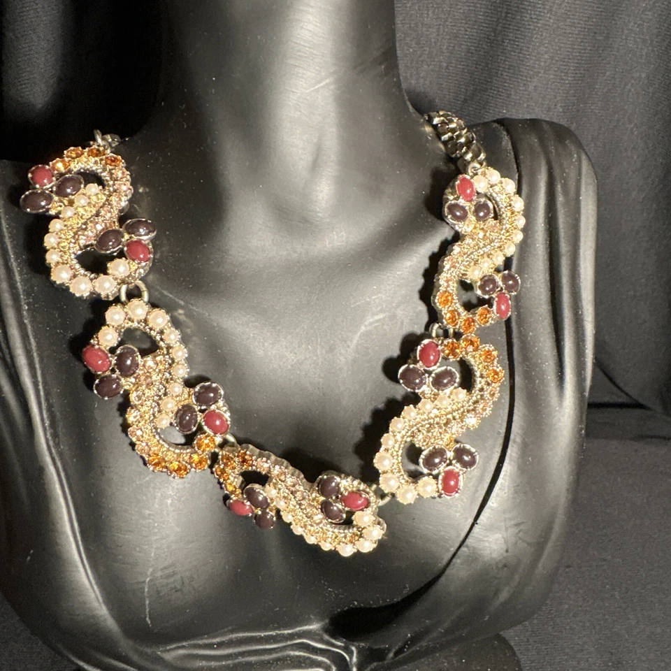 Collar Ann Taylor imitación perla color ámbar estrás palanca Foto 3 de 4