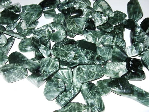 - Mineralien Burattati Kristalltherapie - SERAPHINIT (M) - Bild 1 von 1