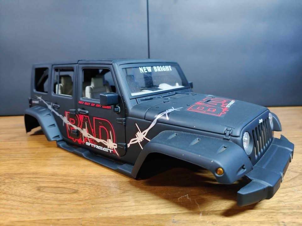 New Bright Jeep Wrangler JK 4 Door RC Crawler Hardbody 'Bad Street