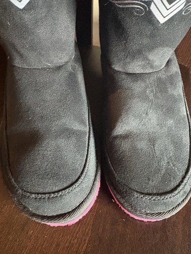 Metal Mulisha 8.5 Black Embellished Boots Fuzzy Pink Interior Logo Ribbons Calf - Picture 3 of 10