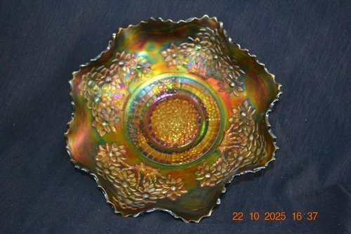 Fenton carnival glass Orange Tree ruffled bowl----green