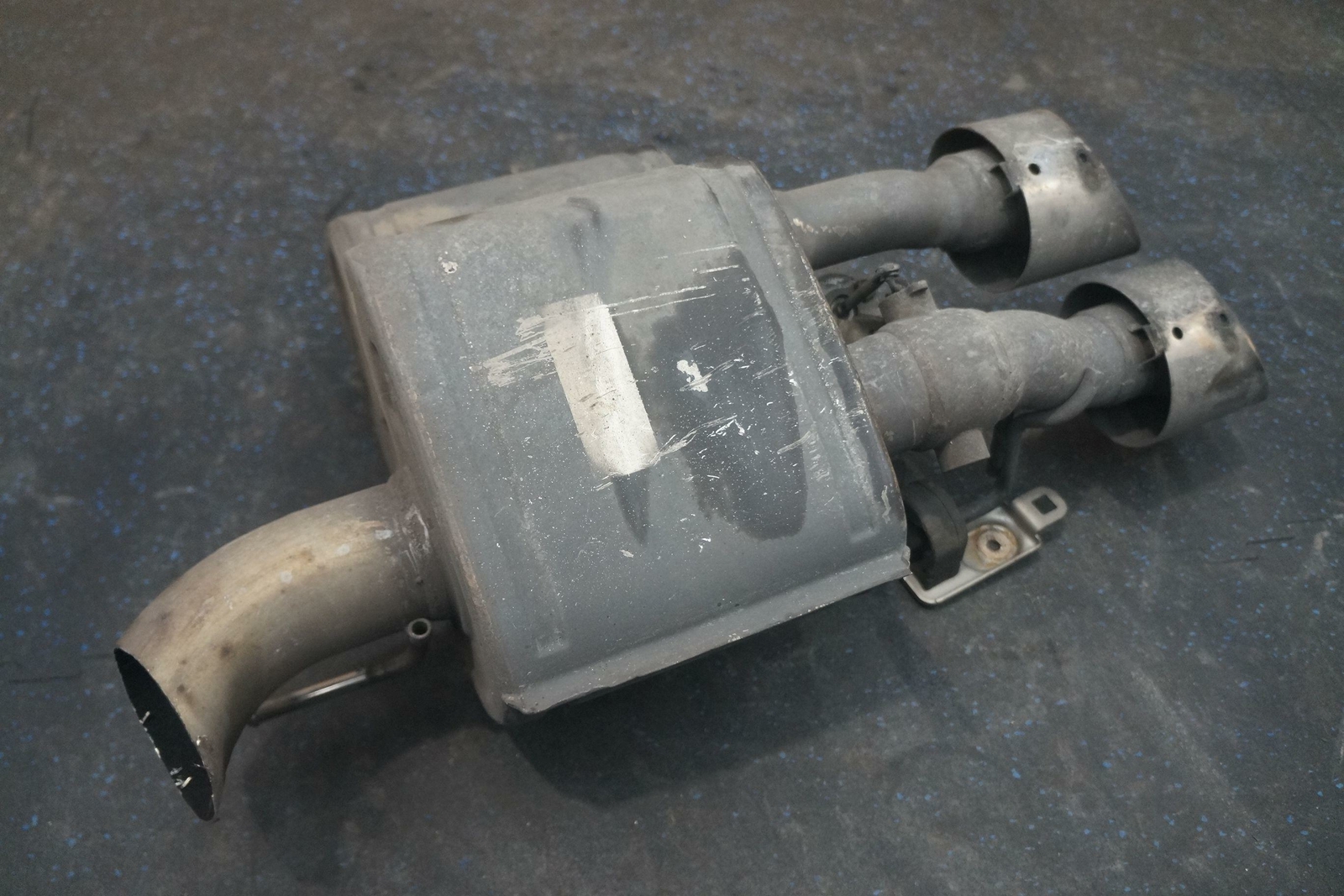 Rear Left Exhaust Muffler Tail Pipe 670103684 Maserati Quattroporte S Q4 2014