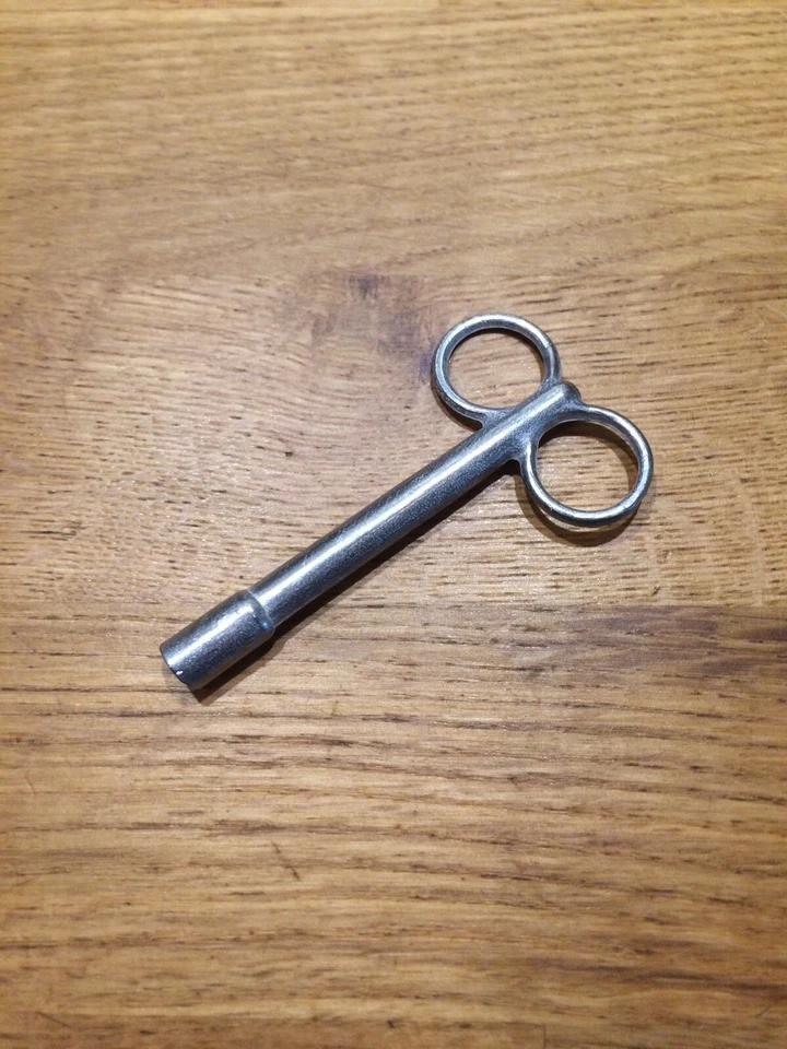 Clef pour le camion Tube HY des Jouets Citroen & JRD & CHR - Photo 2/4