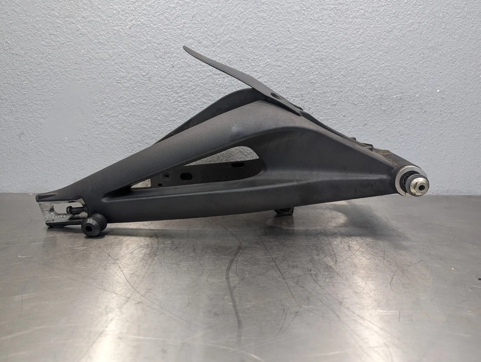 2009-2012 Triumph Daytona 675R Swingarm Complete No Rash w/ Spools - Image 2 of 4
