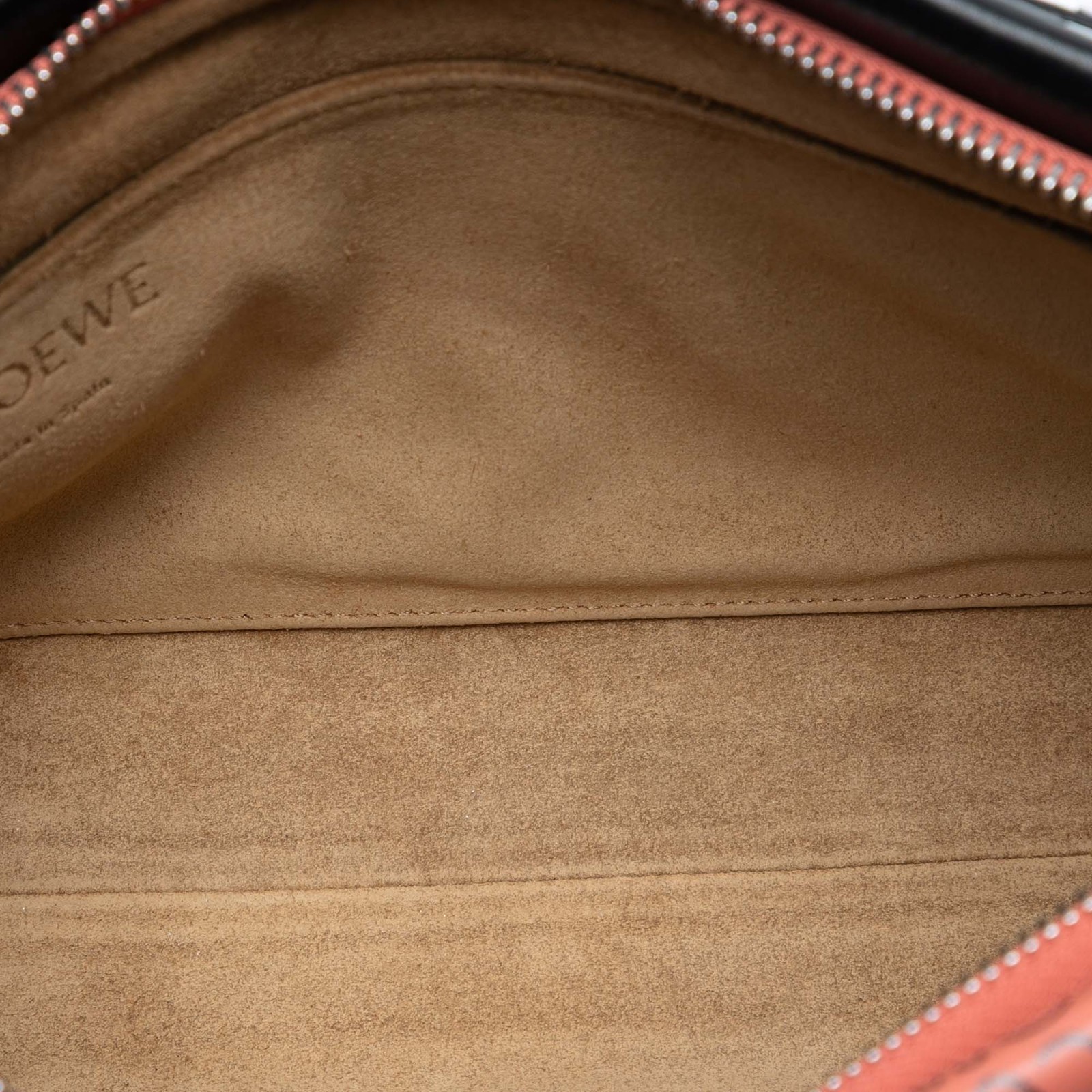 Authenticated LOEWE Small Repeat Anagram Leather … - image 4