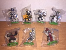 Britains Toy Soldier SET of 7 Plastic MEDIEVAL KNIGHTS  Tags MIB Vintage