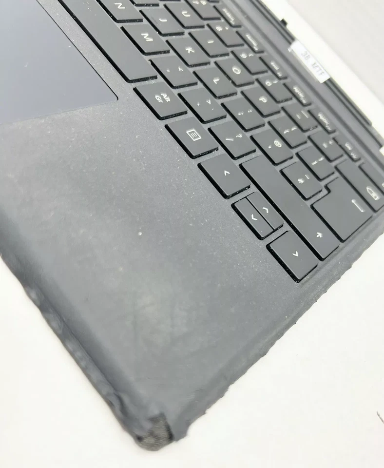 Microsoft Surface Pro 4 /5 / 6 / 7  Type Cover Keyboard 1725 UK English. (38MFT - Image 2 of 3