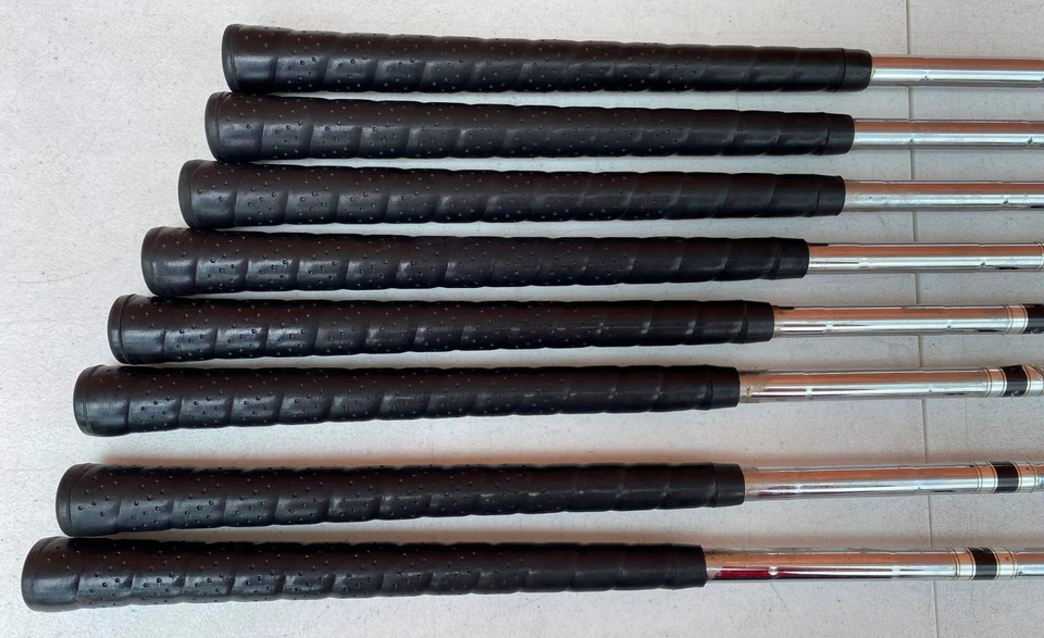 Juego de hierros Affinity Hybrid Technology 3H,4H 5-PW. Ejes de acero. Flexión regular. Derecha Foto 2 de 4