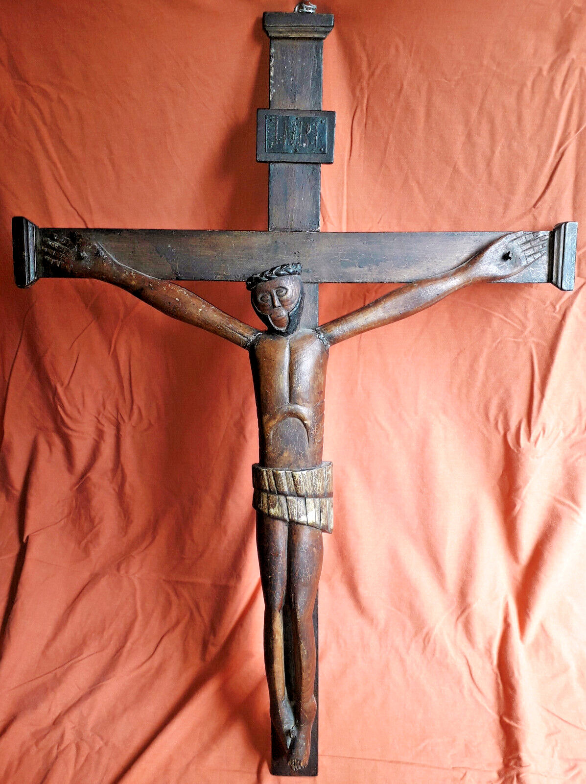 Alte riesige afrikanische Mauer Jesus Kreuz Kruzifix - Christliche Mission im belgischen Kongo