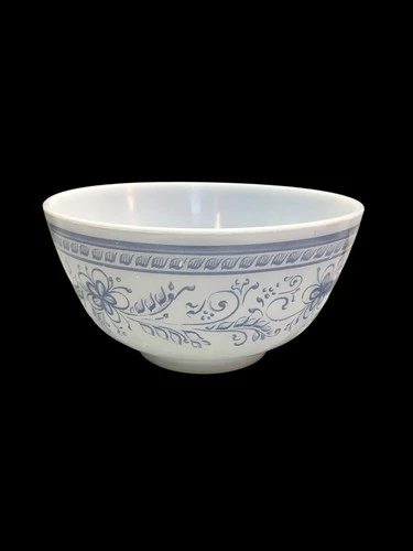 Collectible Vintage Pyrex Mixing Bowl in Brittany Blue 479-B  1967-1968.