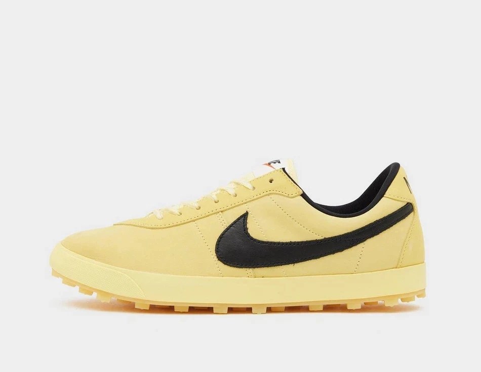 Nike Astrograbber Men's Trainers in Yellow Shoes