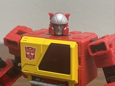 Transformers Kingdom - Autobot Blaster (Loose, No Eject)