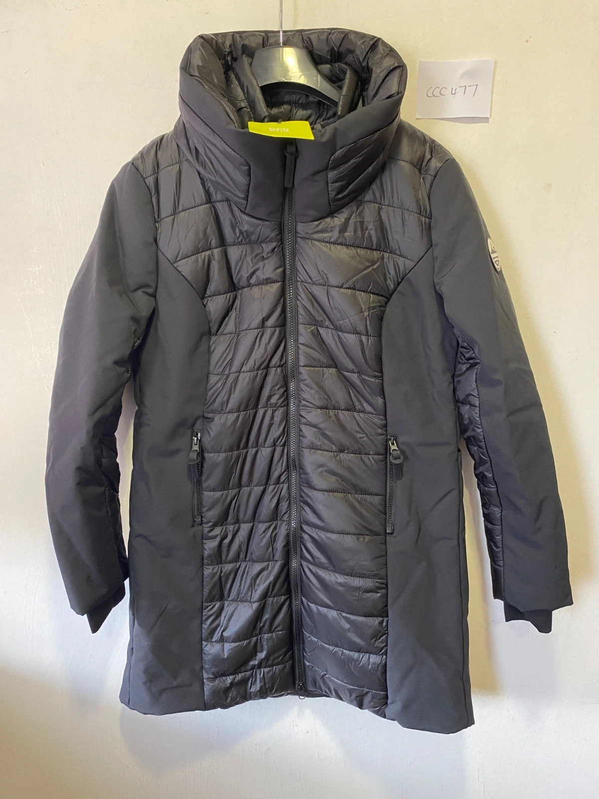 FREEMANS Black Water Repellent Padded Winter Coat UK 16 (ccc477.1)
Opens in a new window or tab