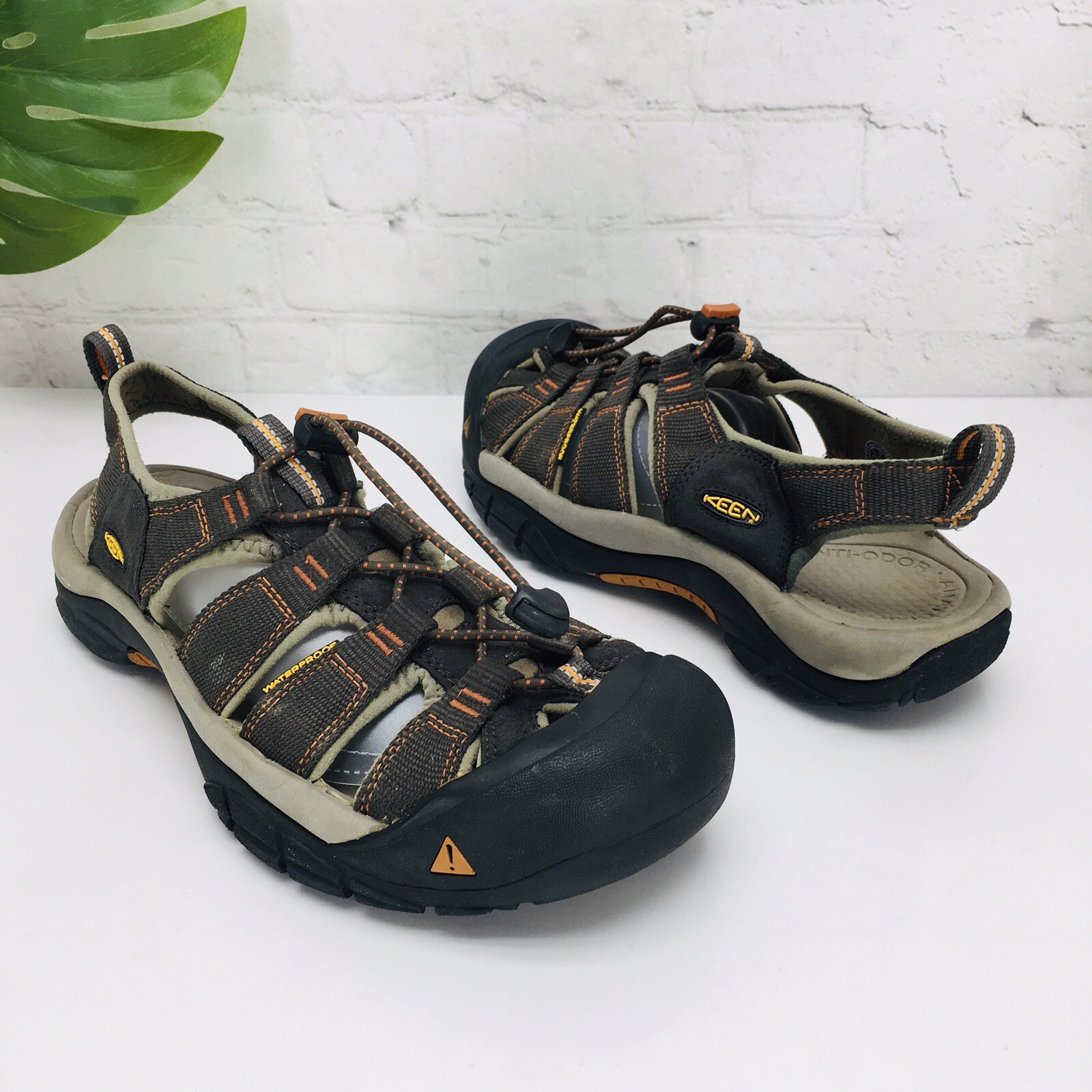 Sandali da trekking KEEN uomo US 9 Newport H2 sport trail marrone impermeabili punta a cappuccio