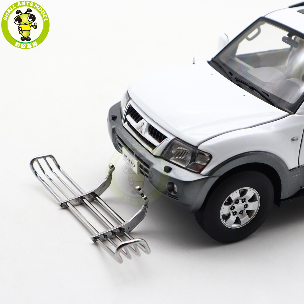 1/18 Mitsubishi PAJERO V73 YC MODEL White Diecast Model Toy