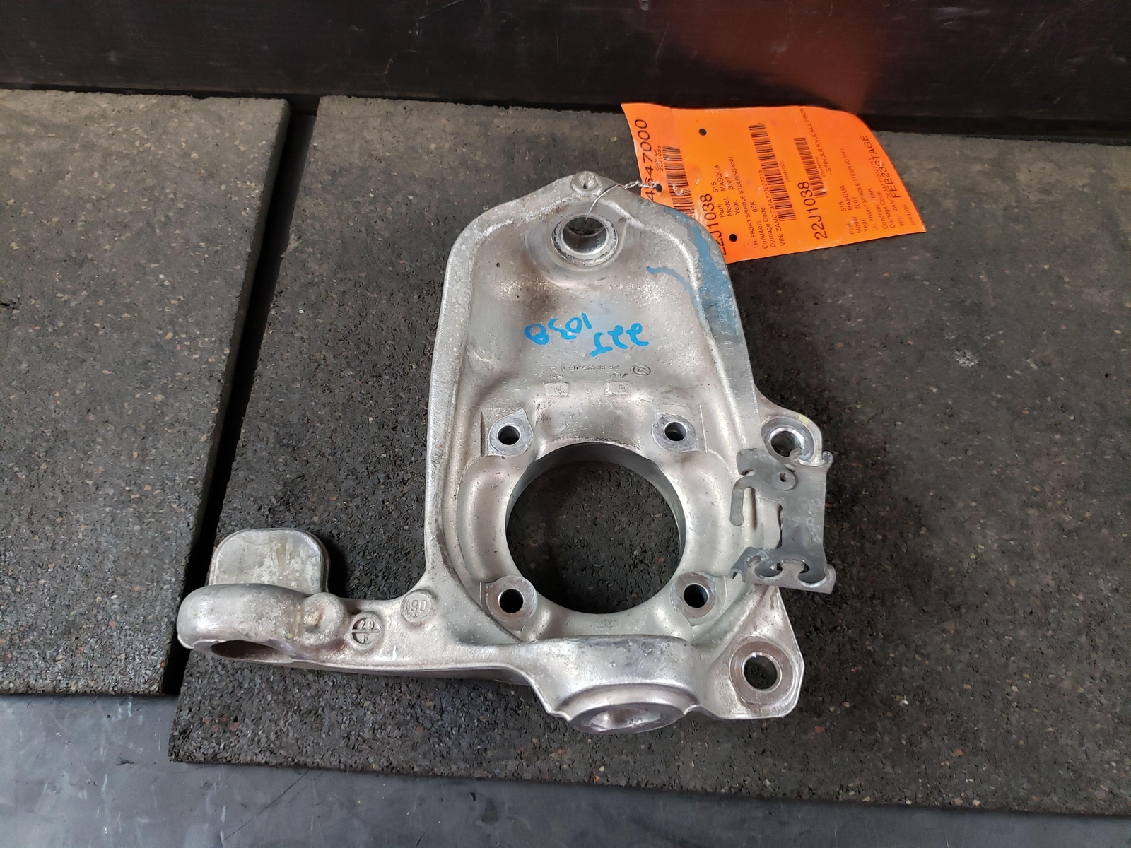 07-12 MASERATI QUATTROPORT FRONT DRIVER LEFT SPINDLE STEERING KNUCKLE 66K MILES