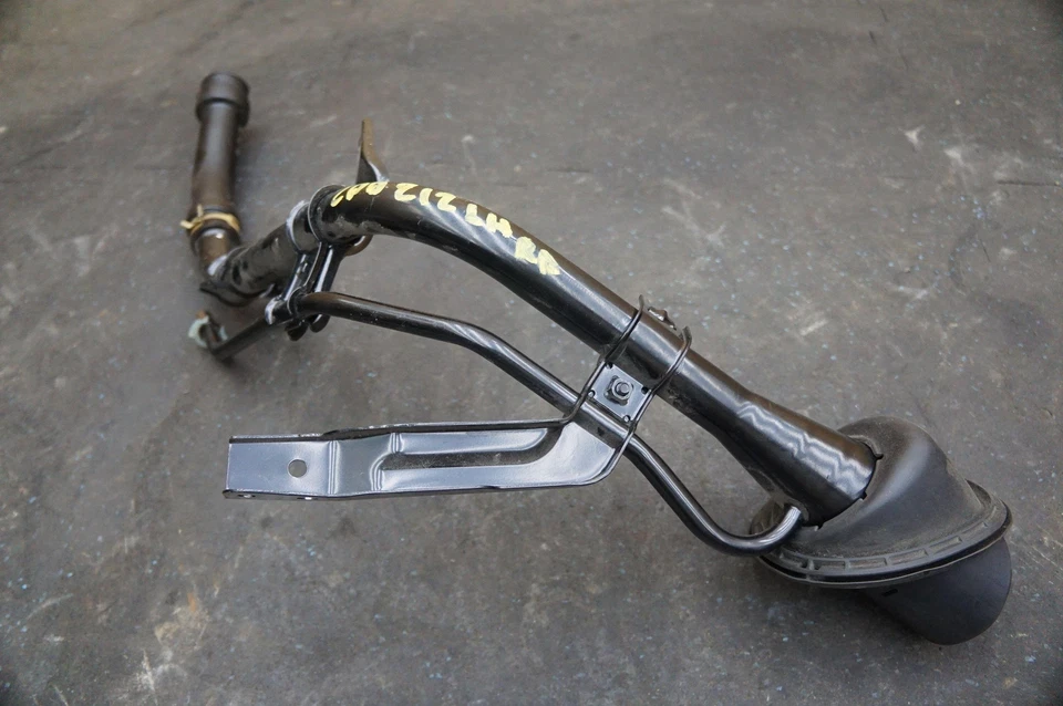 Conjunto de cuello de llenado de combustible 06160-T6N-A11 OEM Acura NSX 2017-20 Foto 2 de 4