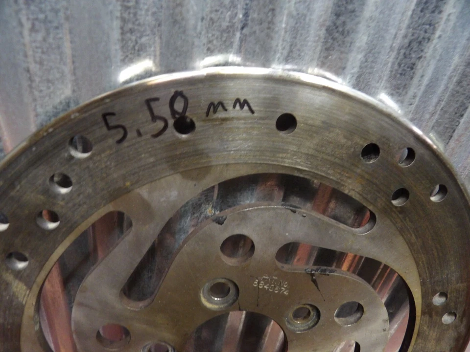 07 Harley Softail Night Train FXSTB disco de rotor de freno trasero 41797-00 / 5,58 mm Foto 2 de 3