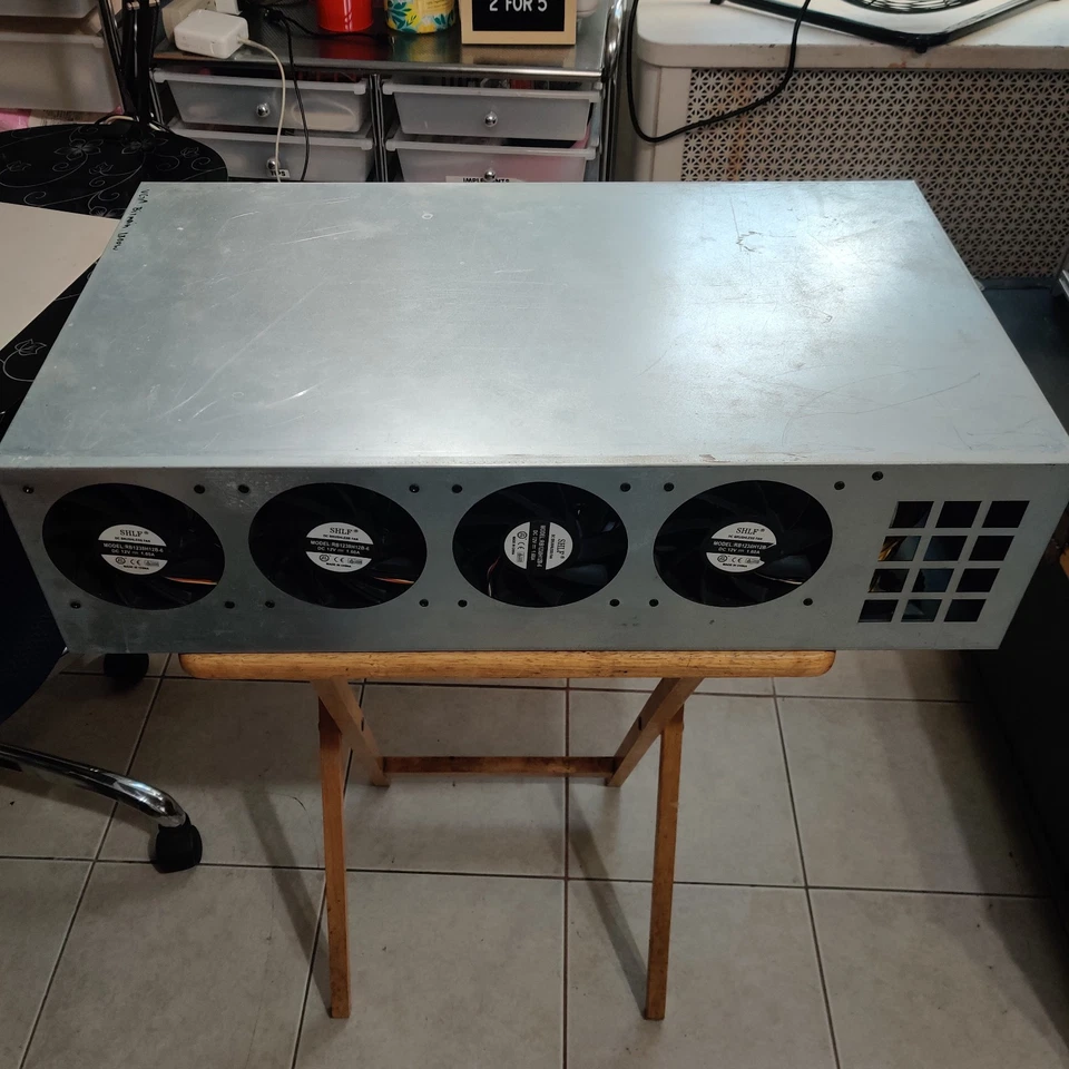 8 GPU Server Case Mining Machine 4GB/1800W BITMAIN/Pentium CPU/CASE WITH FANS - Image 3 of 4