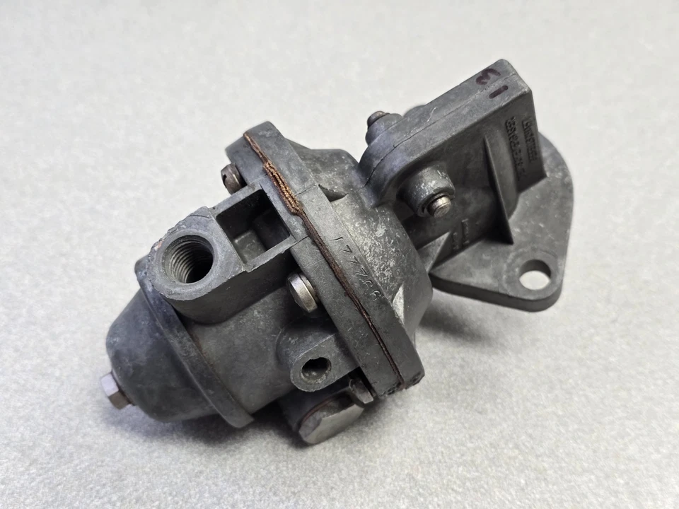 CLEAN USED ORIGINAL GENUINE PORSCHE 356A 356B FUEL PUMP DVG 1956-62 #13 - Изображение 2 из 4