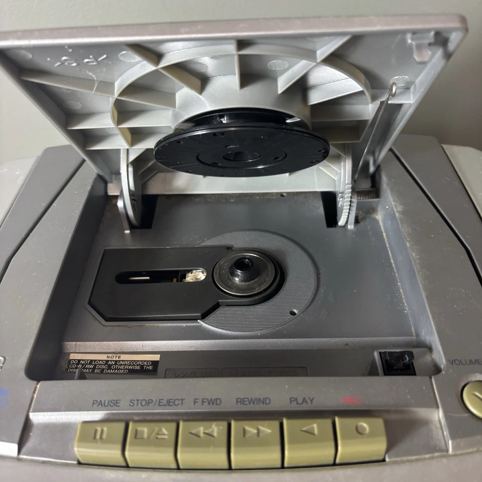 AIWA #CSD-FD81 Reproductor de CD/Cassette Radio AM/FM Boom Box con Cable Foto 4 de 4