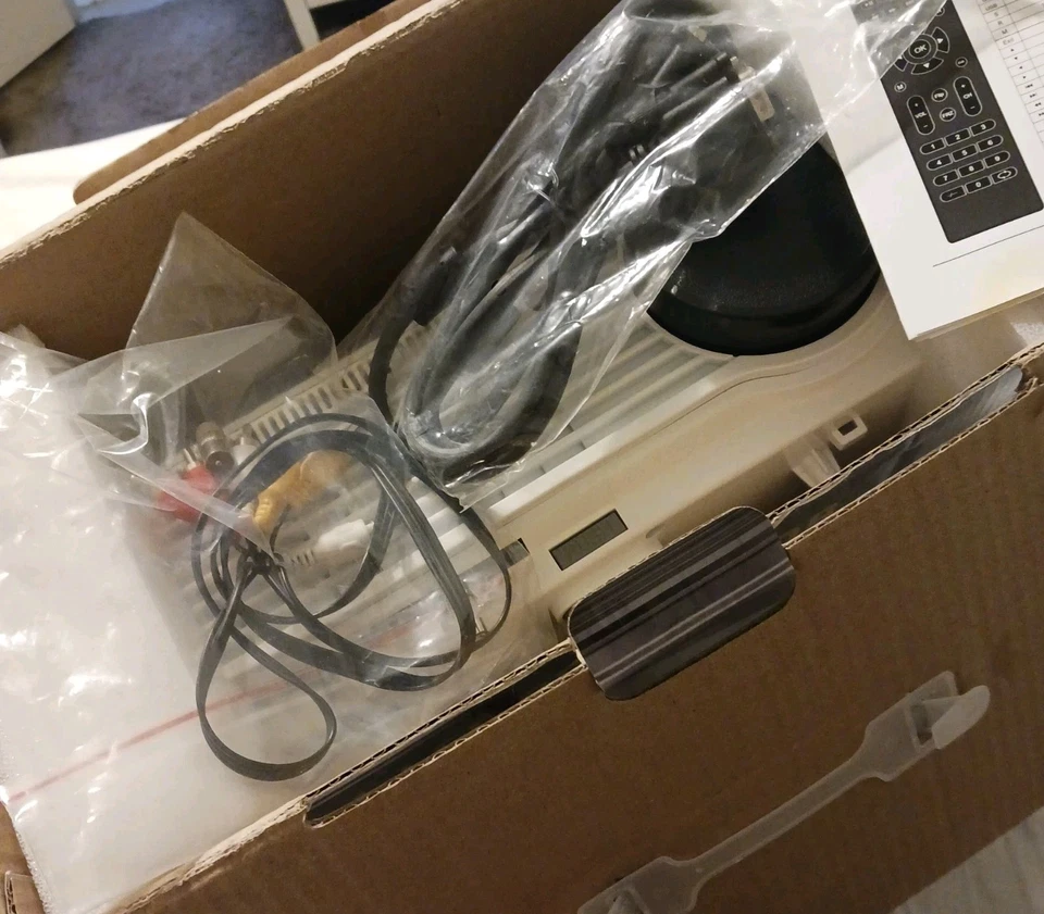 Digital LED Projector Android HD Image LCD HDMI VGA USB (in original box) - Image 4 of 4