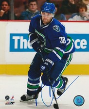 PAVOL DEMITRA SIGNED VANCOUVER CANUCKS 8x10 PHOTO #2 Yaroslavl Lokomotiv KHL