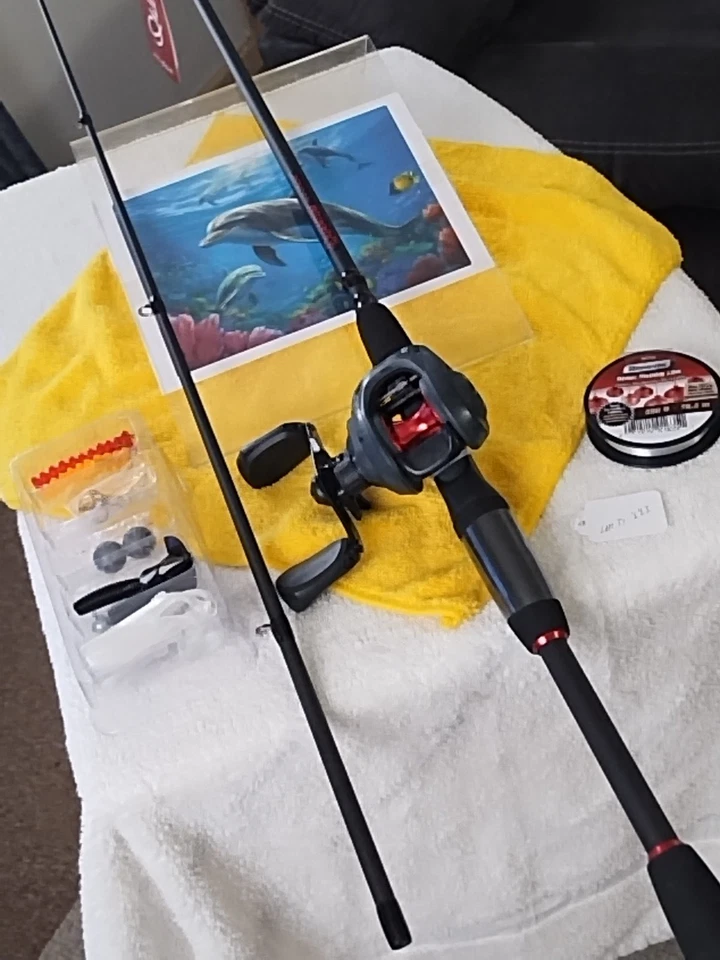  Caña de pescar y carrete de baicasting Quantum Invade 6'6" medio pesado 10-20 lb  Foto 2 de 4