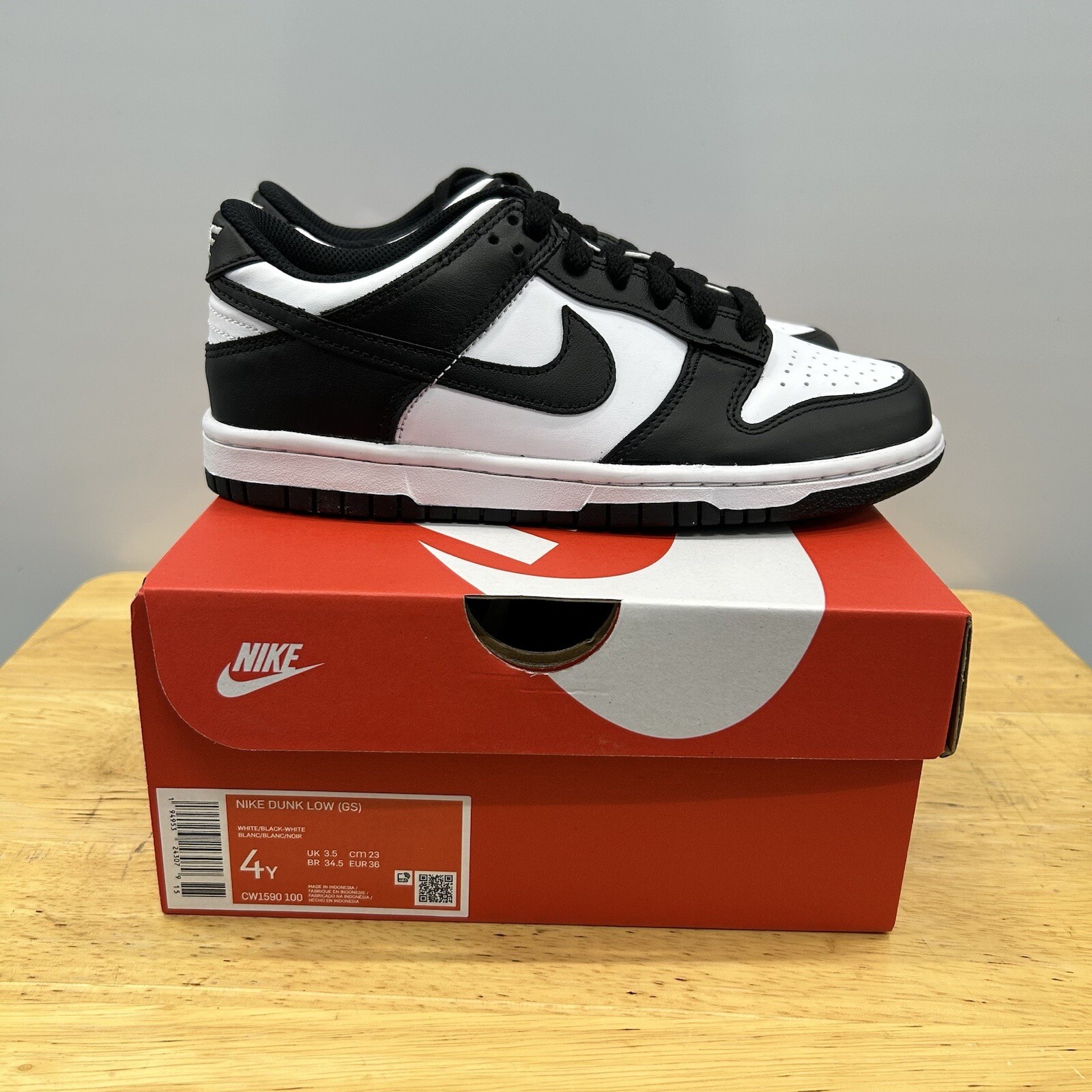 Nike Dunk Low Panda CW1590-100 Sz 4Y/5.5W GS White Black Retro New Gradeschool