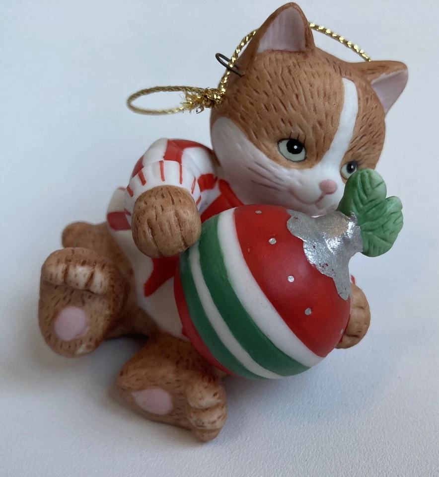 3 adornos navideños de cerámica vintage Bronson coleccionables BC gato campanas de tren bola Foto 2 de 4