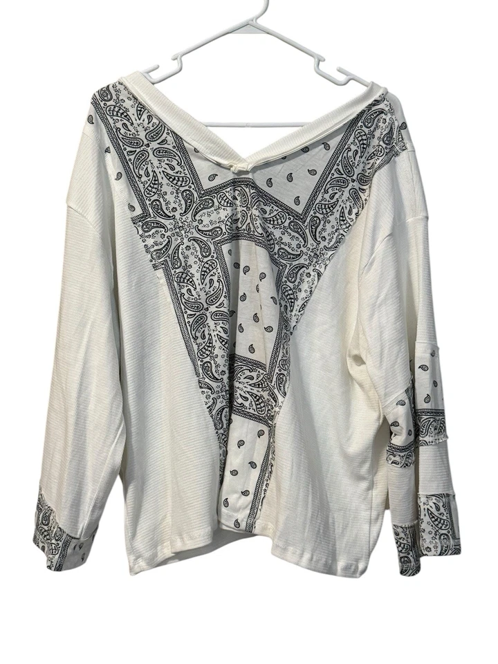 POL Anthropologie Size Large Oversized Relaxed Fit Knit Paisley V Neck Sweater - Image 2 of 4