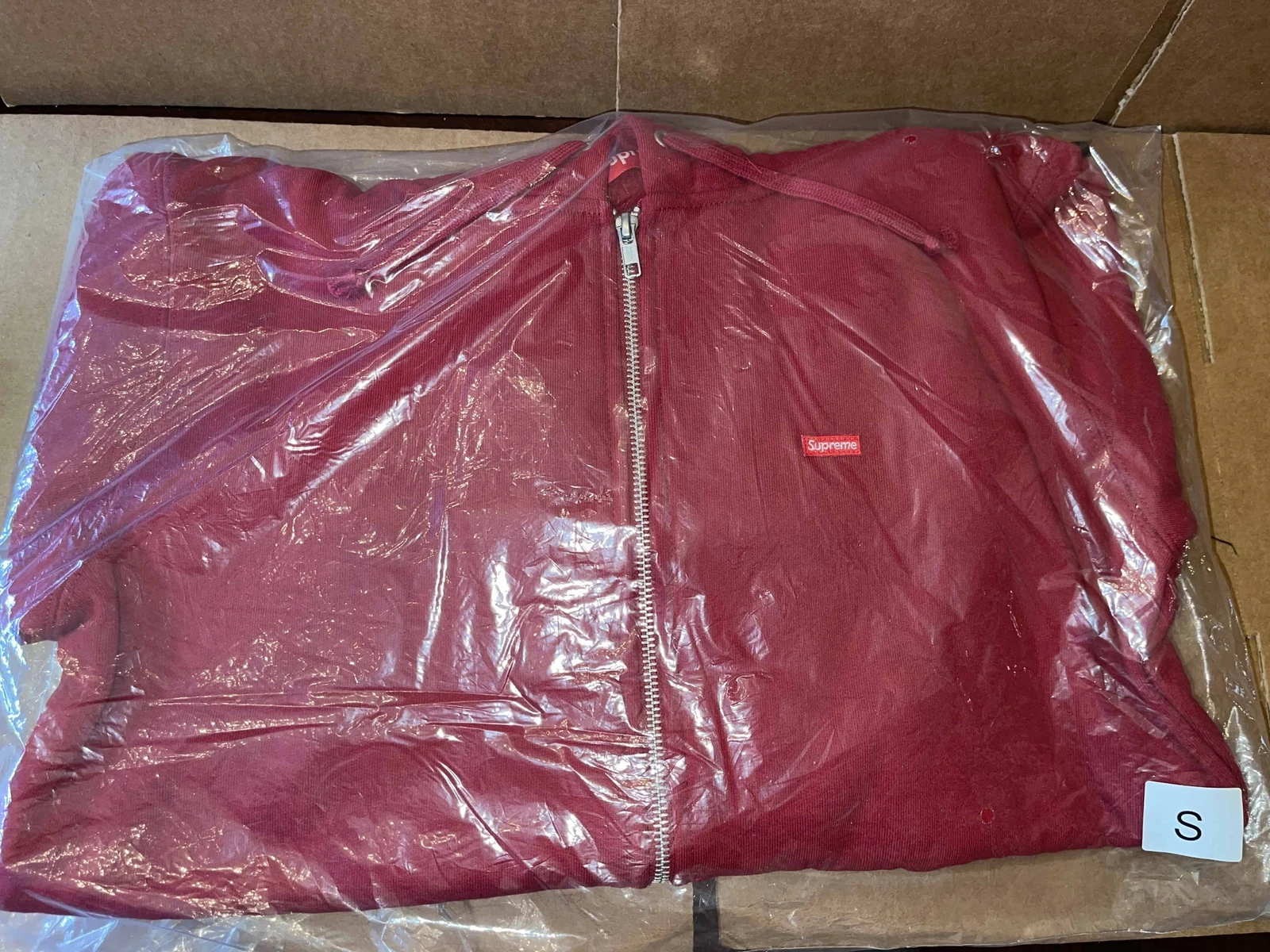 Felpa con cappuccio Supreme Small Box termica zip bordeaux piccola A I 16