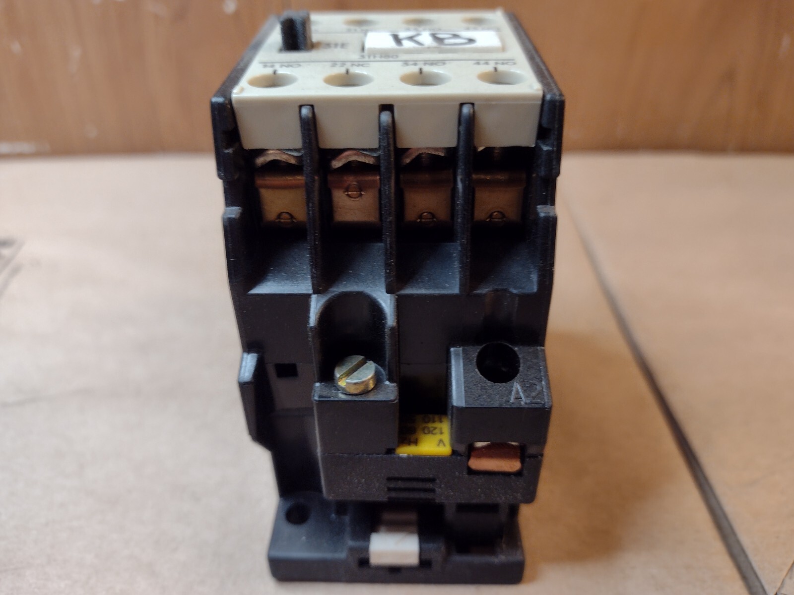 Contacteur AC CJX1-16A 3 Pôles 2NO 2NC Bobine 380V/50Hz Ou 460V/60Hz – Ui660V Ith31.5A – Fiable Pour Machines Et Commandes Puissance