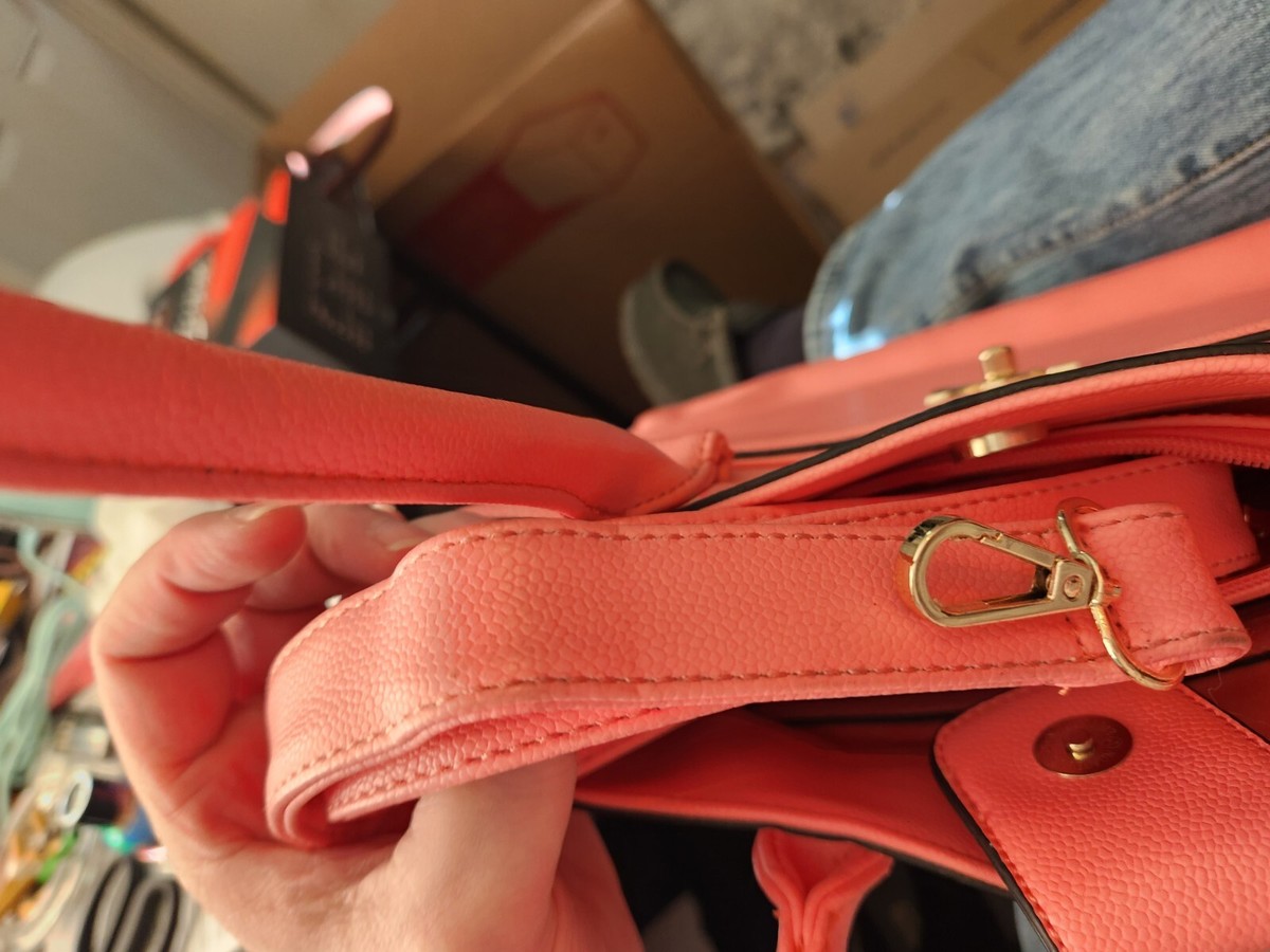 Michael Kors crossbody medium bag, pink with gold hardware Michael Kors crossbody medium bag, pink with gold hardware