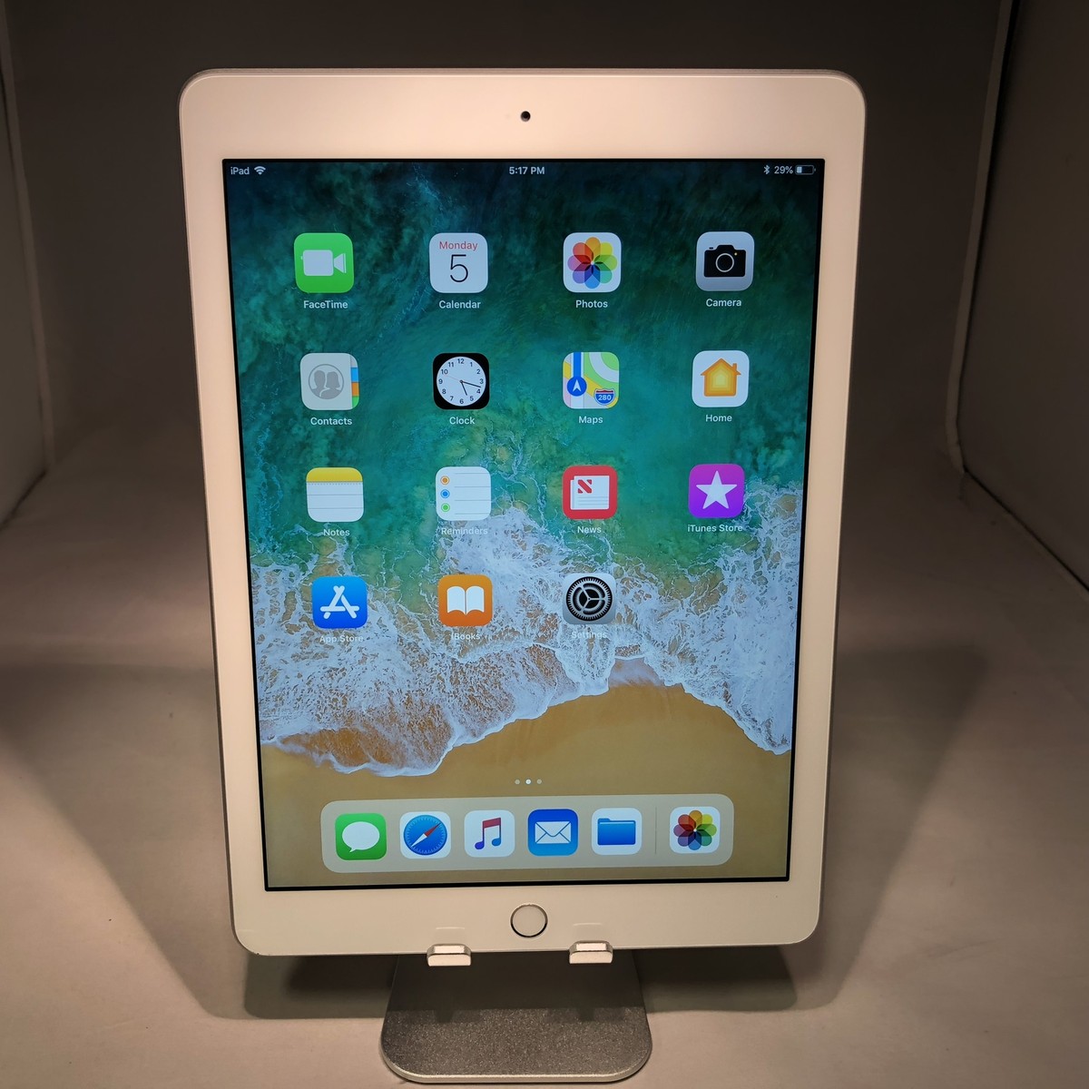 Apple iPad 6th Generation 32GB Silver WiFi Good Condition