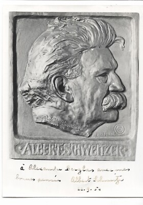 SELTEN AUTOGRAPH Albert Schweitzer handsignierte Fotokarte mit kleiner Widmung