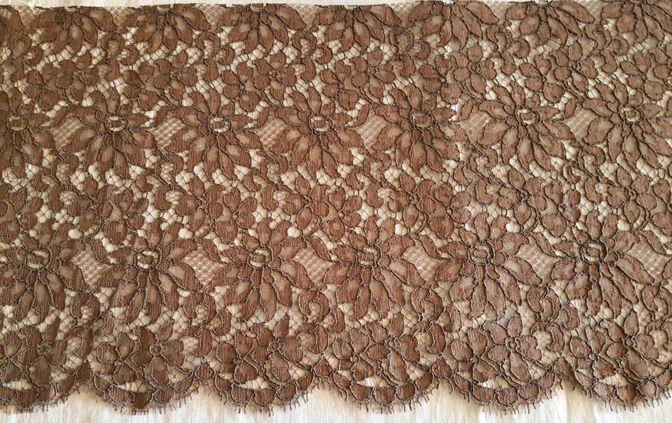 Dentelle de CALAIS  début XXe - 70 cm x 32 cm - Photo 2/3