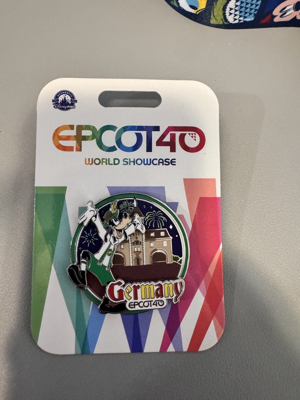 Disney PIN EPCOT 40 Goofy Germany World Showcase